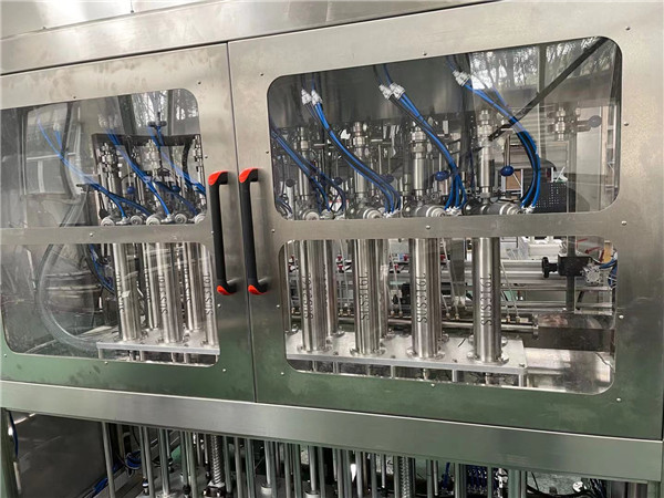 Подробности за автоматична бутална машина за пълнене